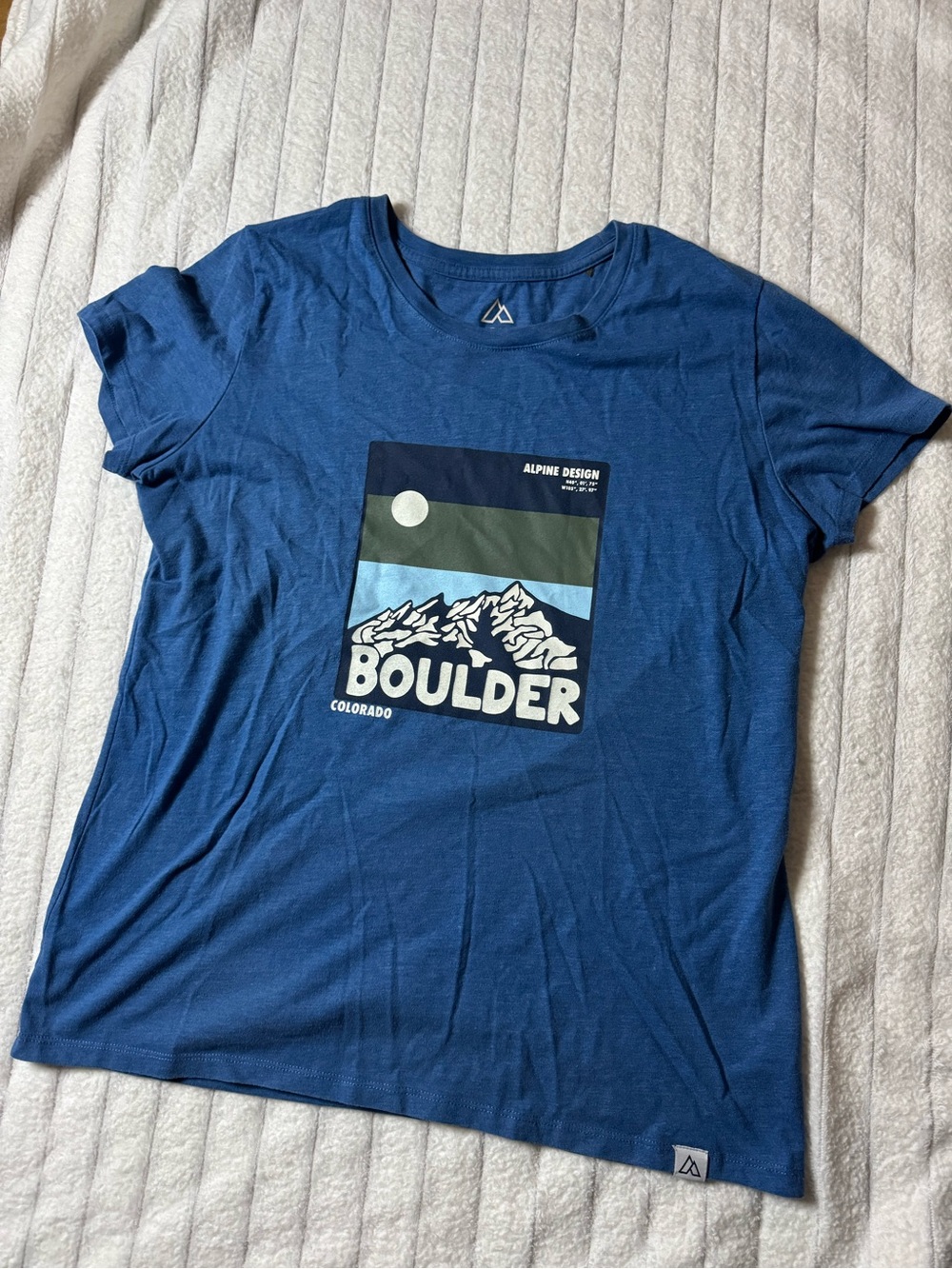 Alpine Design Women's Blue Boulder Graphic Tee